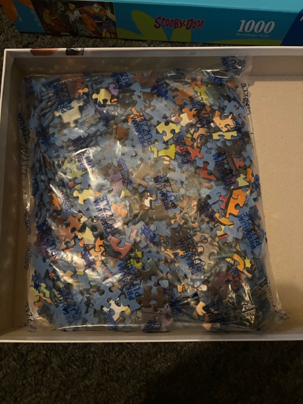 Ravensburger 1000 piece Scooby doo puzzle NIB - Picture 2 of 2